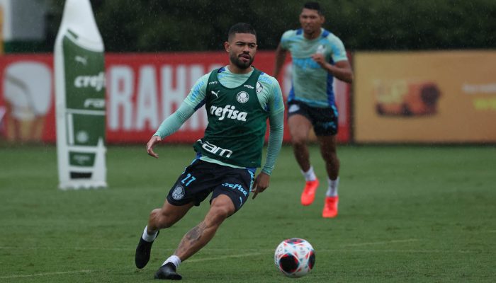 O jogador Bruno Tabata, da SE Palmeiras, durante treinamento, na Academia de Futebol. (Foto: Cesar Greco/Palmeiras/by Canon)